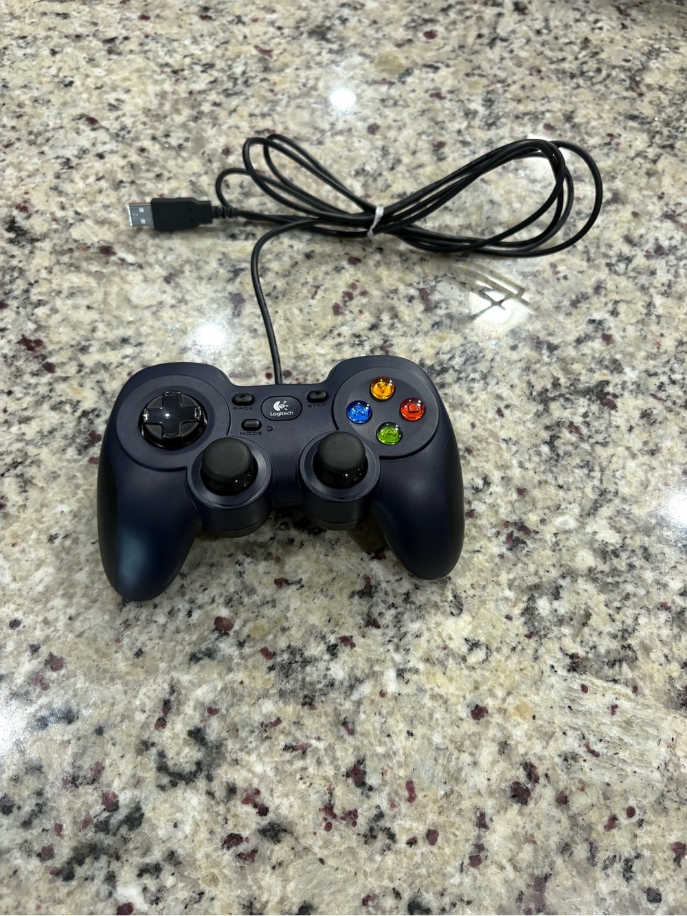 Logitech Gamepad F310 wired controller P/N 840-000058 Good working condition